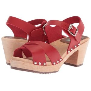 Mia women’s Gertrude clog platform sandal leather